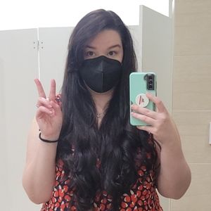 Meet your Posher, Elise